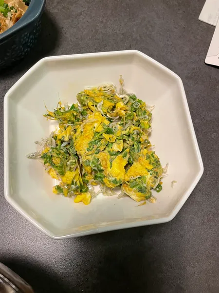 しらすを加えた間引き菜の卵とじ